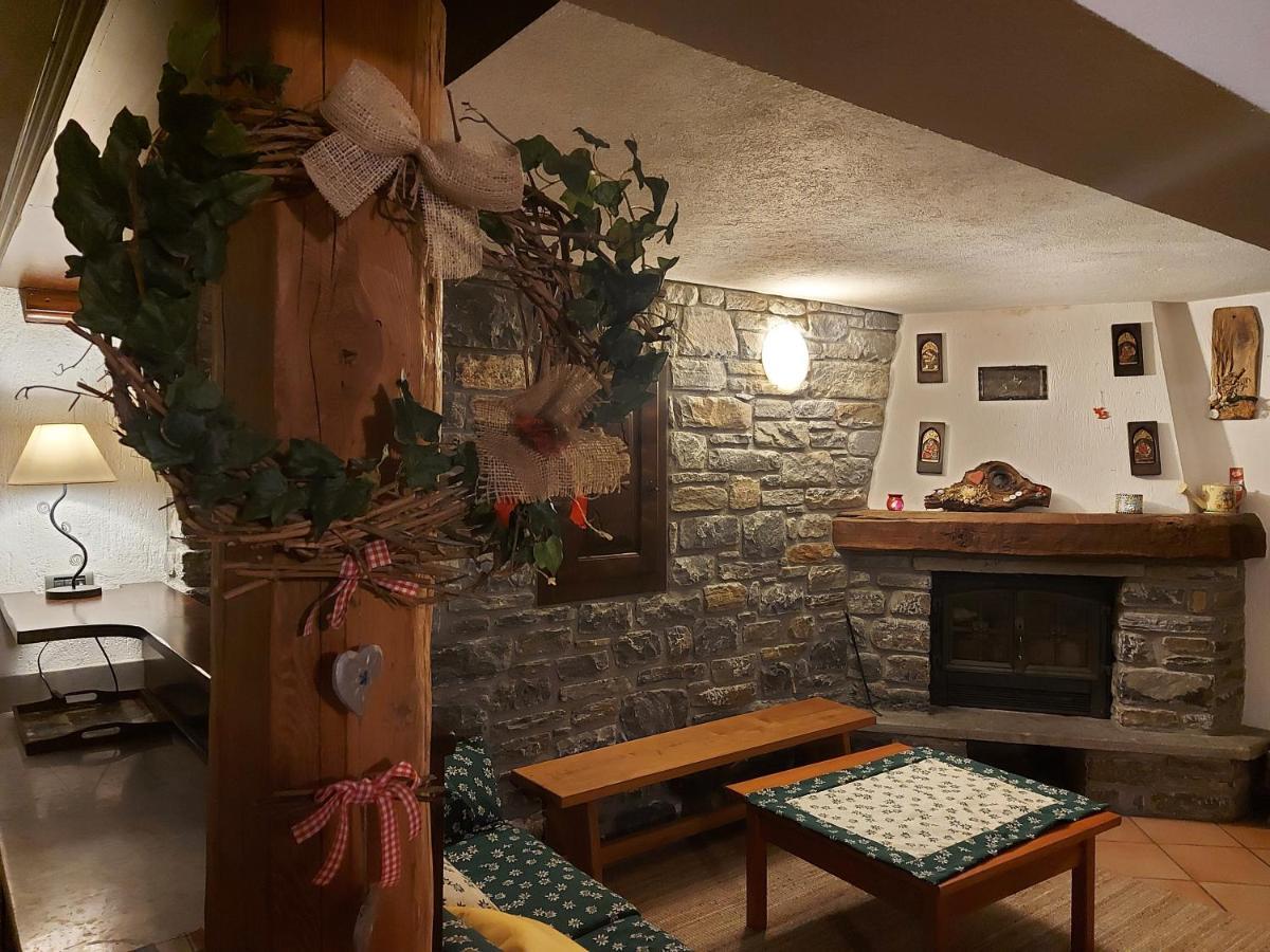 La Taverna Alloggio Ad Uso Turistico - Vda -Sarre - Cir- 0073 Aosta Exteriör bild